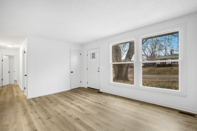 703 Hayes St, Springfield, TN 37172