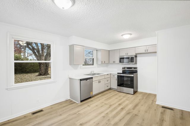 703 Hayes St, Springfield, TN 37172