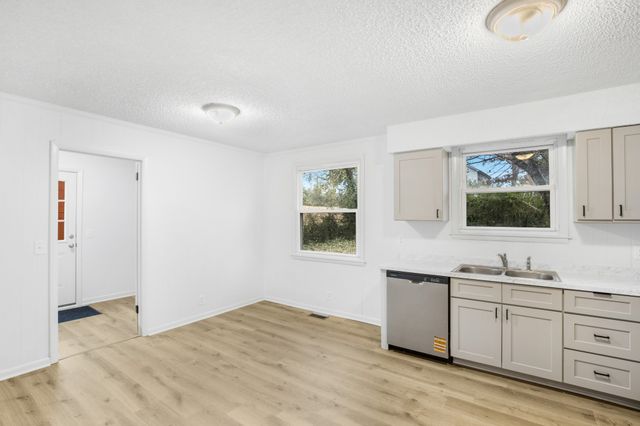 703 Hayes St, Springfield, TN 37172