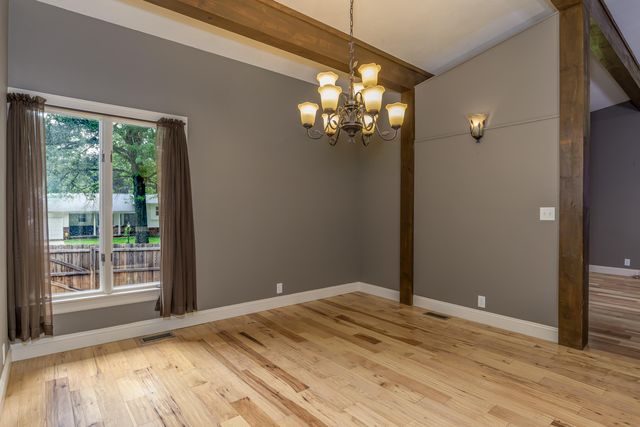 2291 E Mirabeau Street, Springfield, MO 65804