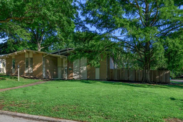 2291 E Mirabeau Street, Springfield, MO 65804