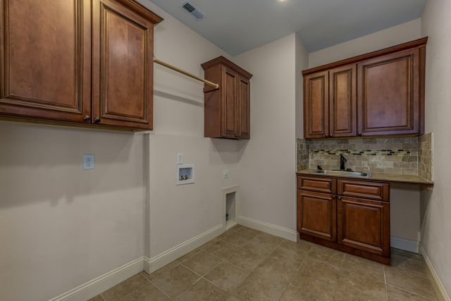 2291 E Mirabeau Street, Springfield, MO 65804