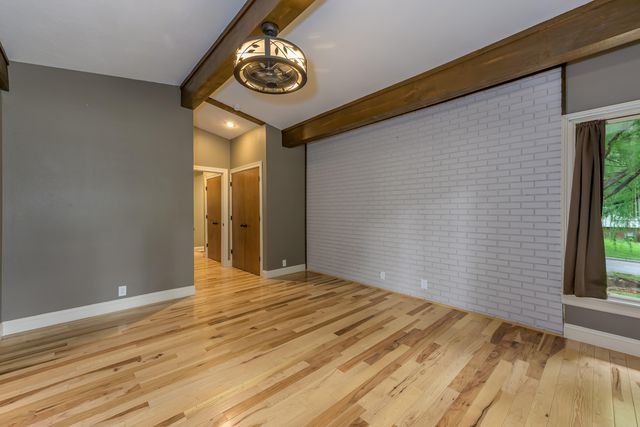 2291 E Mirabeau Street, Springfield, MO 65804