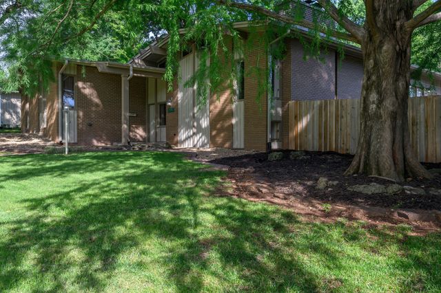 2291 E Mirabeau Street, Springfield, MO 65804