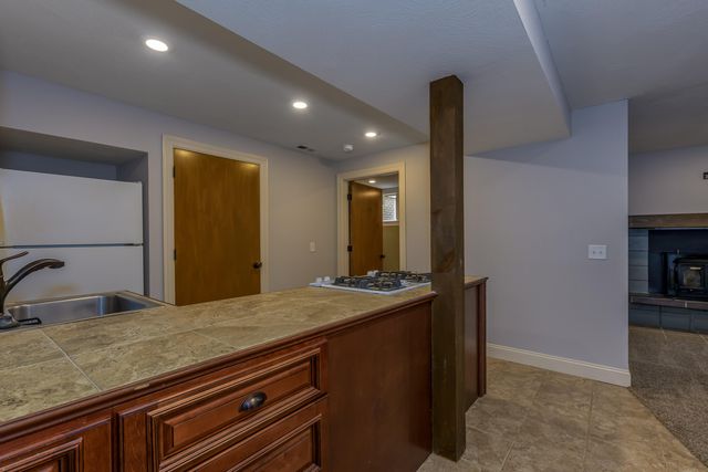 2291 E Mirabeau Street, Springfield, MO 65804