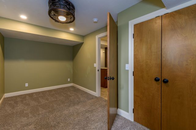 2291 E Mirabeau Street, Springfield, MO 65804