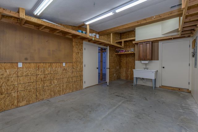 2291 E Mirabeau Street, Springfield, MO 65804