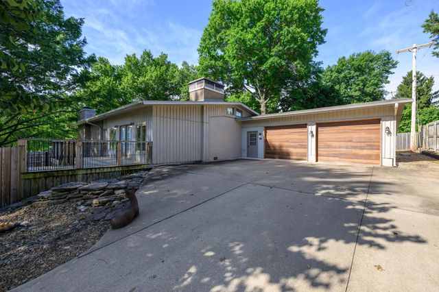 2291 E Mirabeau Street, Springfield, MO 65804