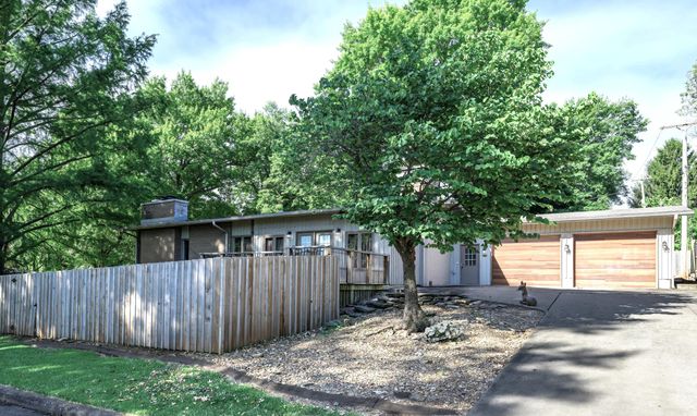2291 E Mirabeau Street, Springfield, MO 65804