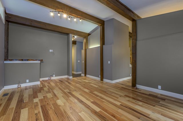 2291 E Mirabeau Street, Springfield, MO 65804