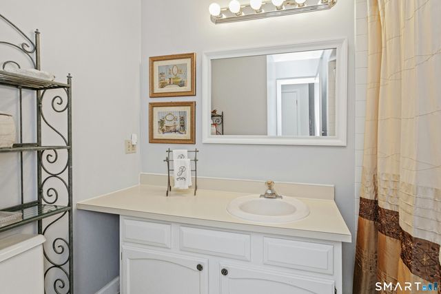 61 Grove Street APT D, Stamford, CT 06901