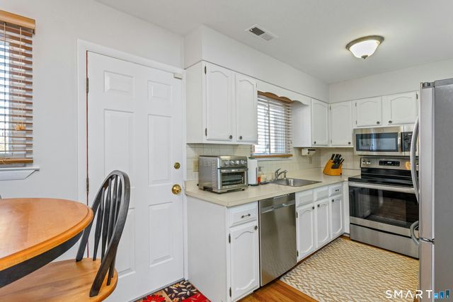 61 Grove Street APT D, Stamford, CT 06901