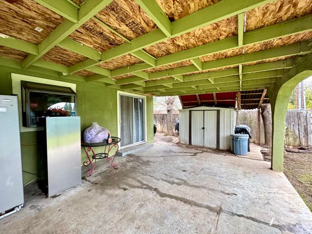 161 Linda Vista Drive, Lindsay, CA 93247