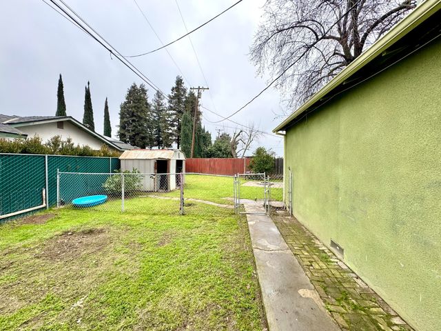 161 Linda Vista Drive, Lindsay, CA 93247