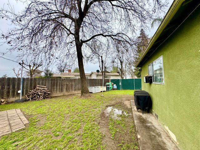 161 Linda Vista Drive, Lindsay, CA 93247