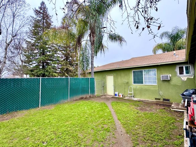 161 Linda Vista Drive, Lindsay, CA 93247