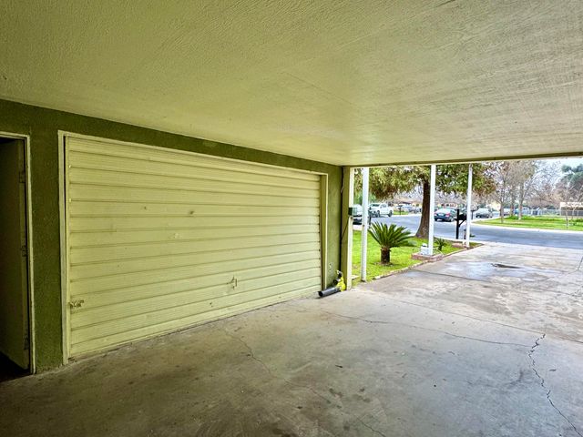 161 Linda Vista Drive, Lindsay, CA 93247