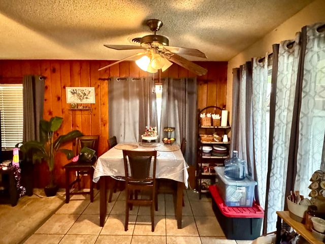 161 Linda Vista Drive, Lindsay, CA 93247