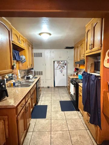 161 Linda Vista Drive, Lindsay, CA 93247