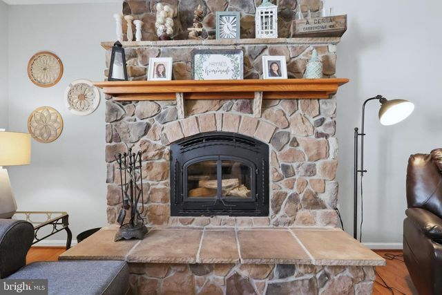 11518 REST DR, La Plata, MD 20646