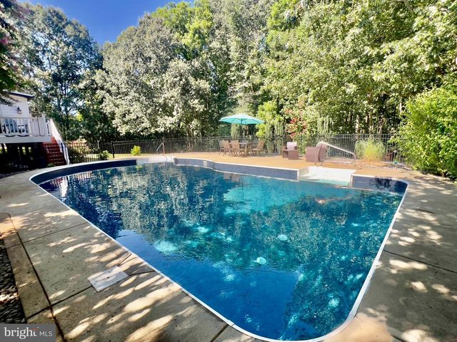 11518 REST DR, La Plata, MD 20646