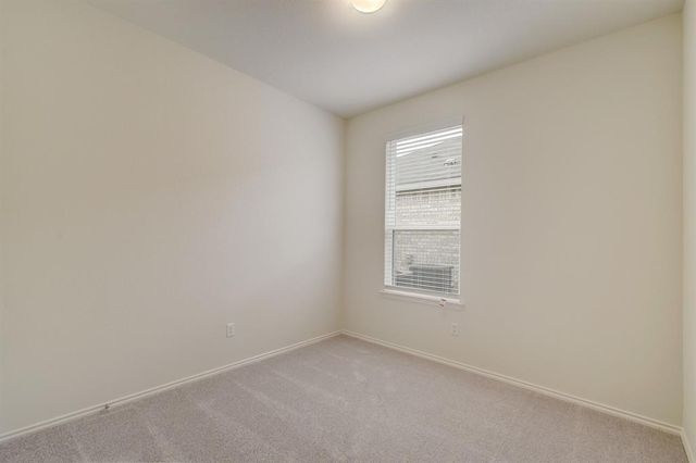 320 Thornless CIR, Buda, TX 78610