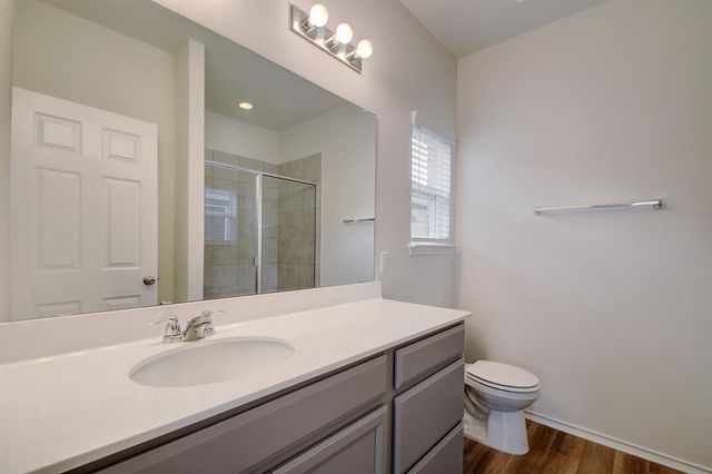 320 Thornless CIR, Buda, TX 78610