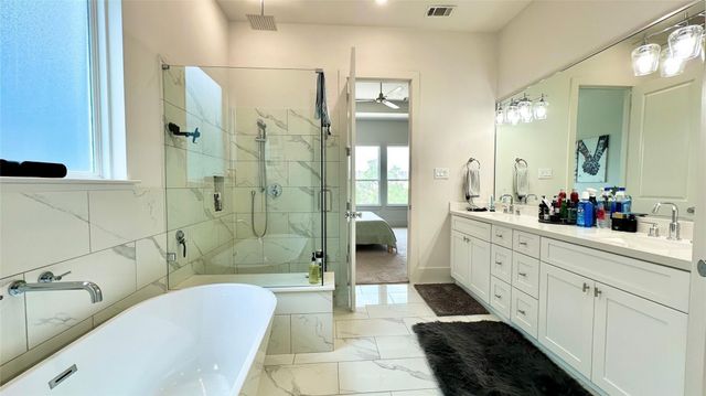 1216 W 21st Street, Houston, TX 77008