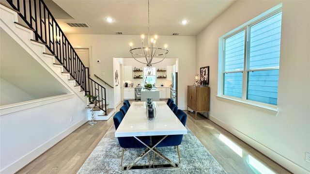 1216 W 21st Street, Houston, TX 77008