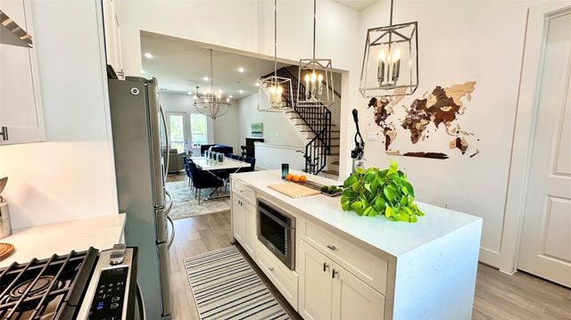 1216 W 21st Street, Houston, TX 77008