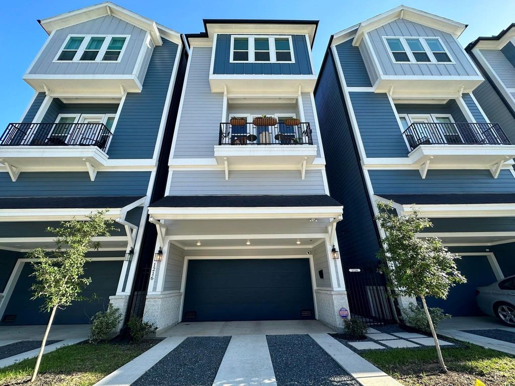 1216 W 21st Street, Houston, TX 77008