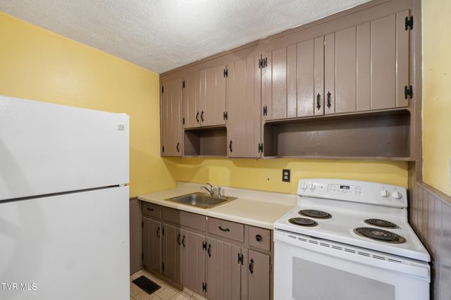 2004 Euclid Avenue, Bristol, VA 24201