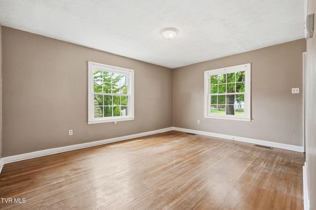 2004 Euclid Avenue, Bristol, VA 24201