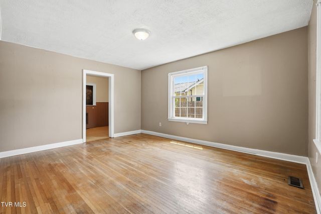 2004 Euclid Avenue, Bristol, VA 24201