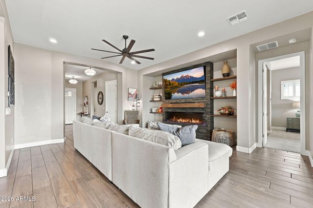 18204 W HOPE Drive, Goodyear, AZ 85338