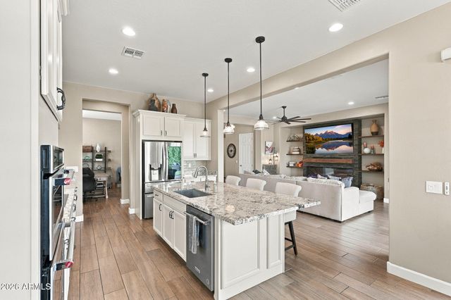 18204 W HOPE Drive, Goodyear, AZ 85338