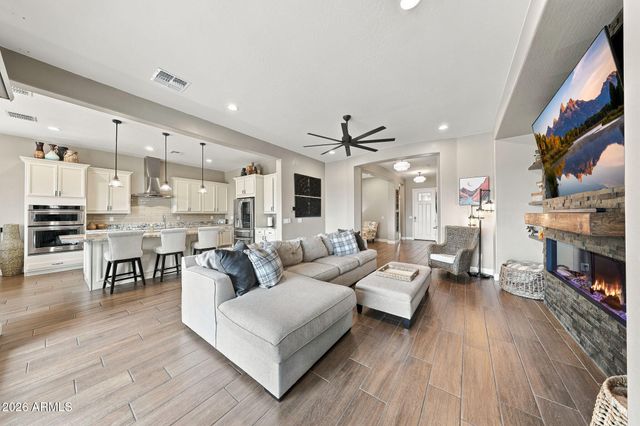 18204 W HOPE Drive, Goodyear, AZ 85338