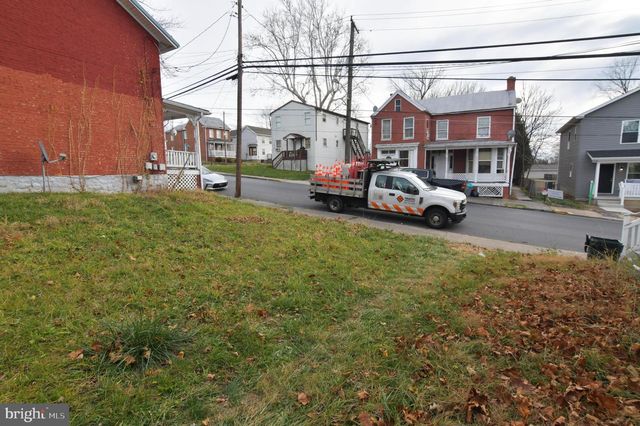 323 E BURKE ST, Martinsburg, WV 25404