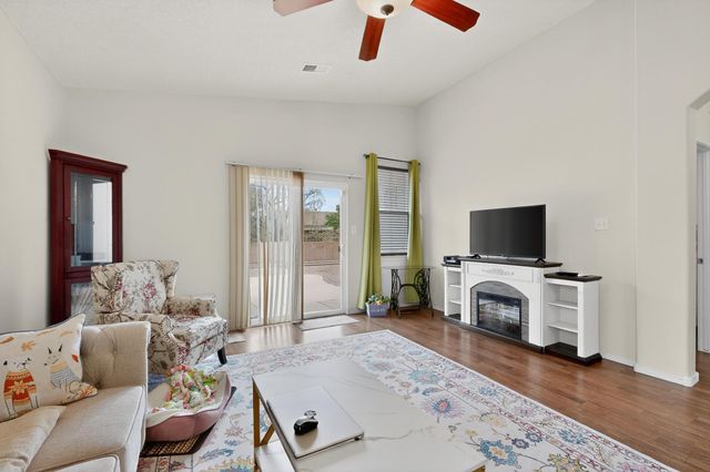 3401 Sun Mesa Street SW, Los Lunas, NM 87031