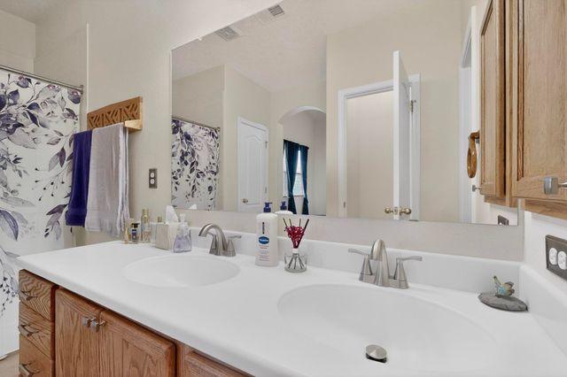 3401 Sun Mesa Street SW, Los Lunas, NM 87031