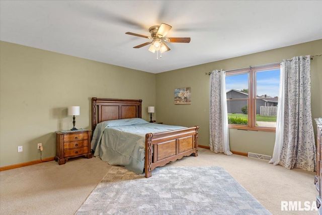 1530 SEQUOIA Drive, Chatham, IL 62629