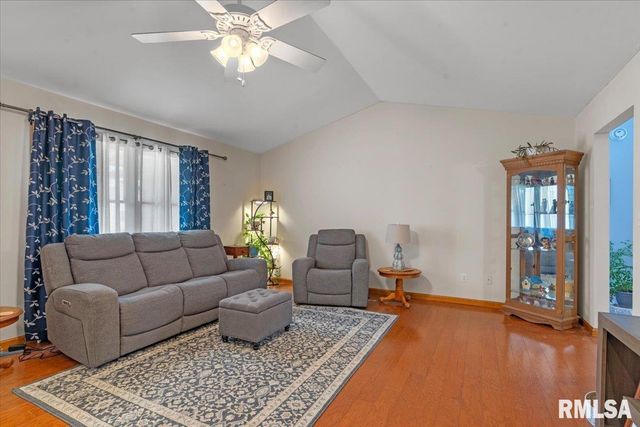 1530 SEQUOIA Drive, Chatham, IL 62629