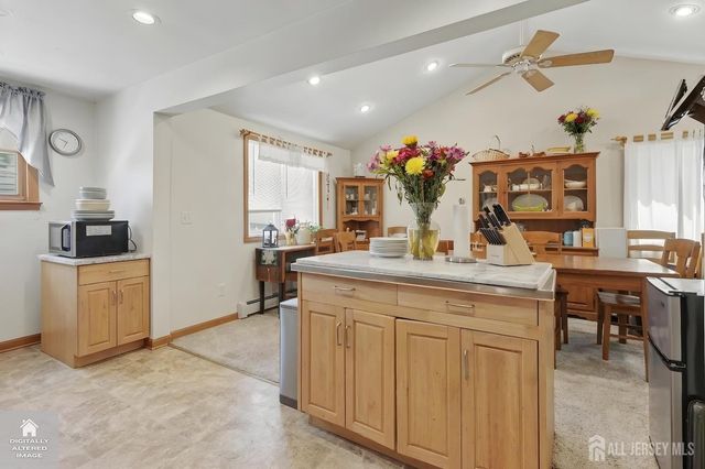 92 Silver Lake Avenue, Edison, NJ 08817