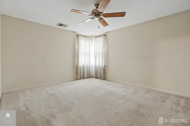92 Silver Lake Avenue, Edison, NJ 08817