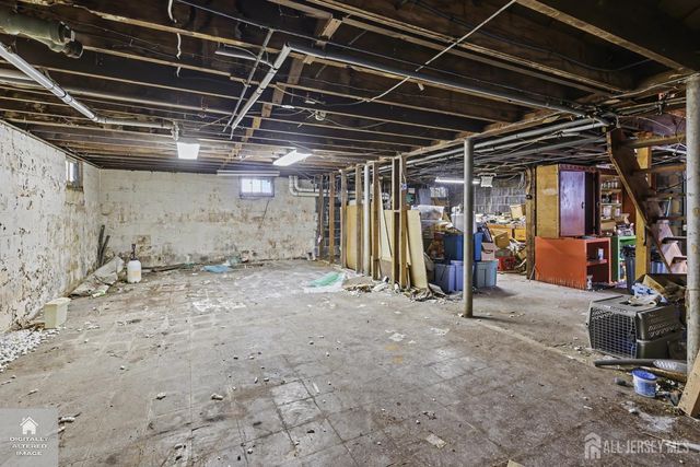 92 Silver Lake Avenue, Edison, NJ 08817