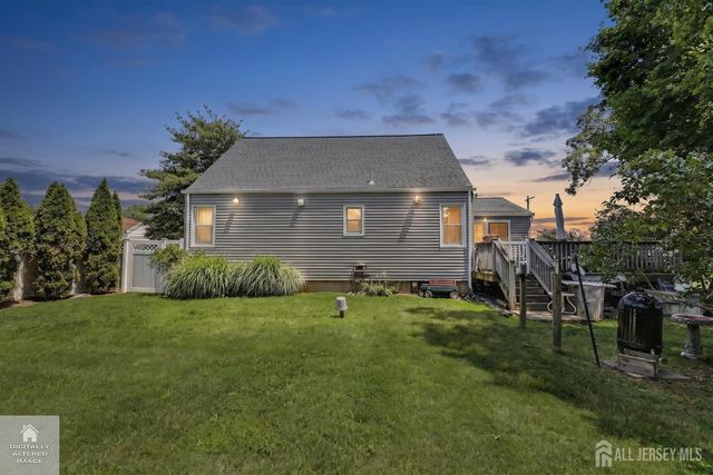 92 Silver Lake Avenue, Edison, NJ 08817