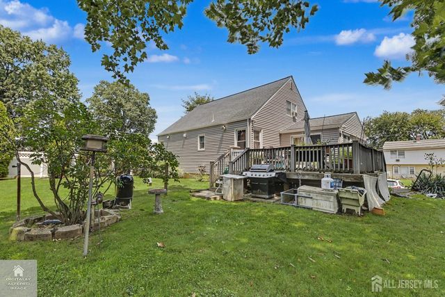 92 Silver Lake Avenue, Edison, NJ 08817