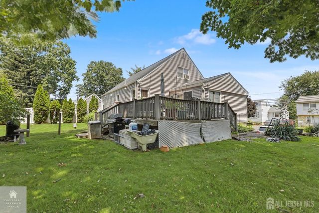 92 Silver Lake Avenue, Edison, NJ 08817