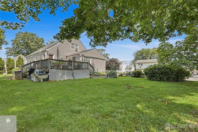 92 Silver Lake Avenue, Edison, NJ 08817