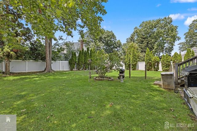 92 Silver Lake Avenue, Edison, NJ 08817